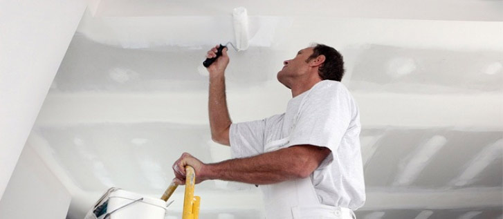 Hoe plafond schilderen: stappenplan en praktische tips