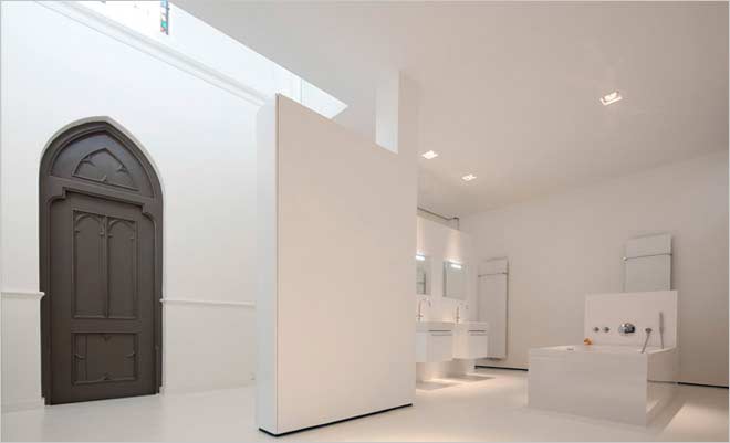 moderne badkamer in kerk