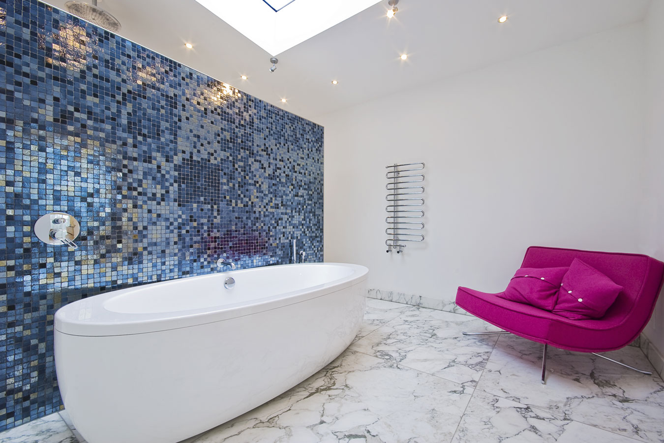 Glas mozaïek - verschillende blauwtinten badkamer
