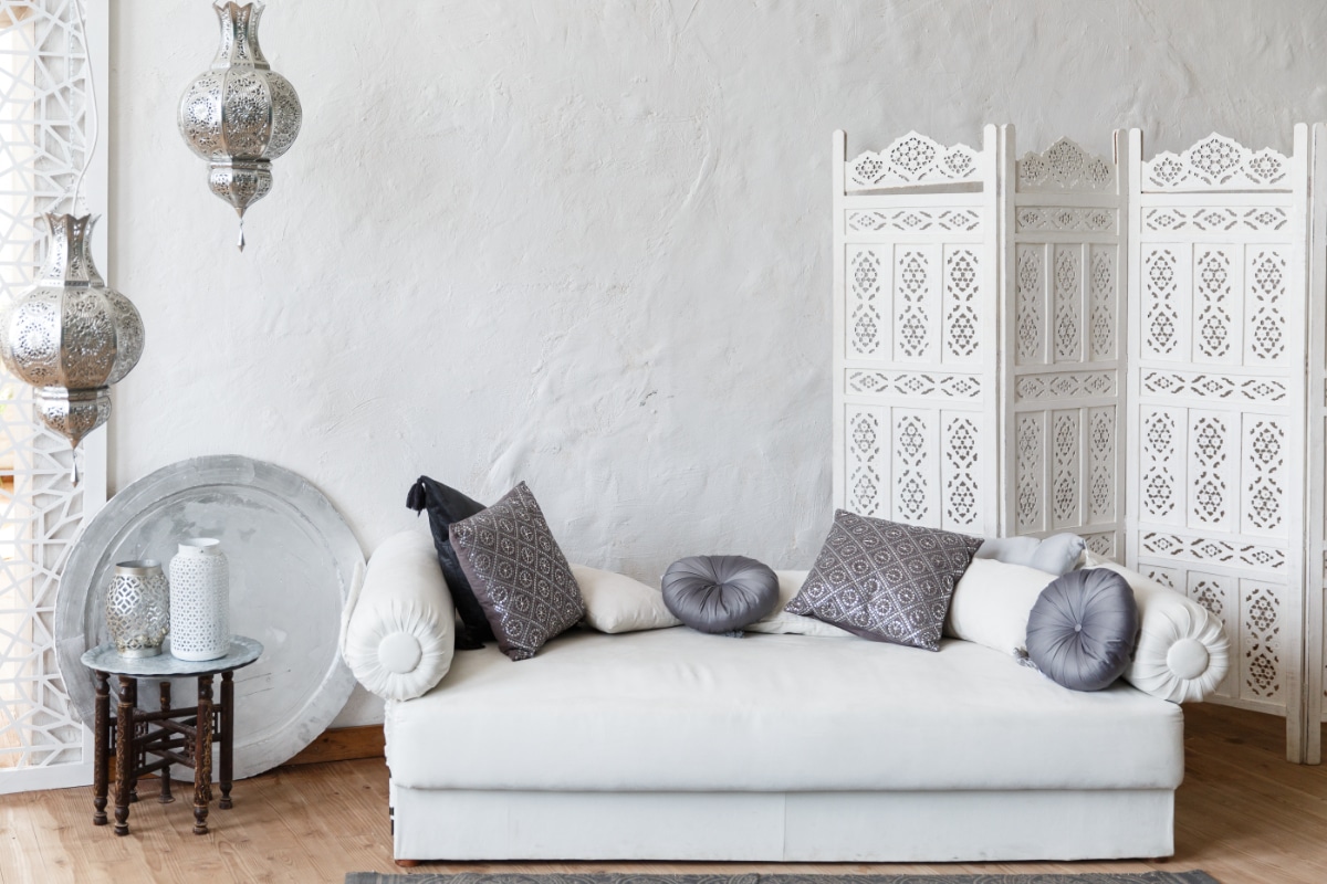 Marokkaans interieur met wittinten